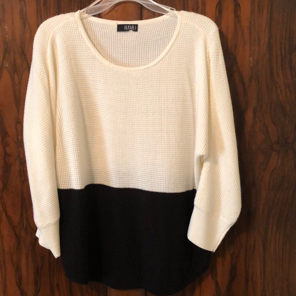 Black/White color block sweater